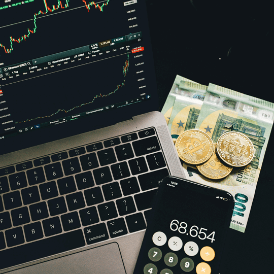 Cumbre Finrevo equipo de expertos en criptoinversión